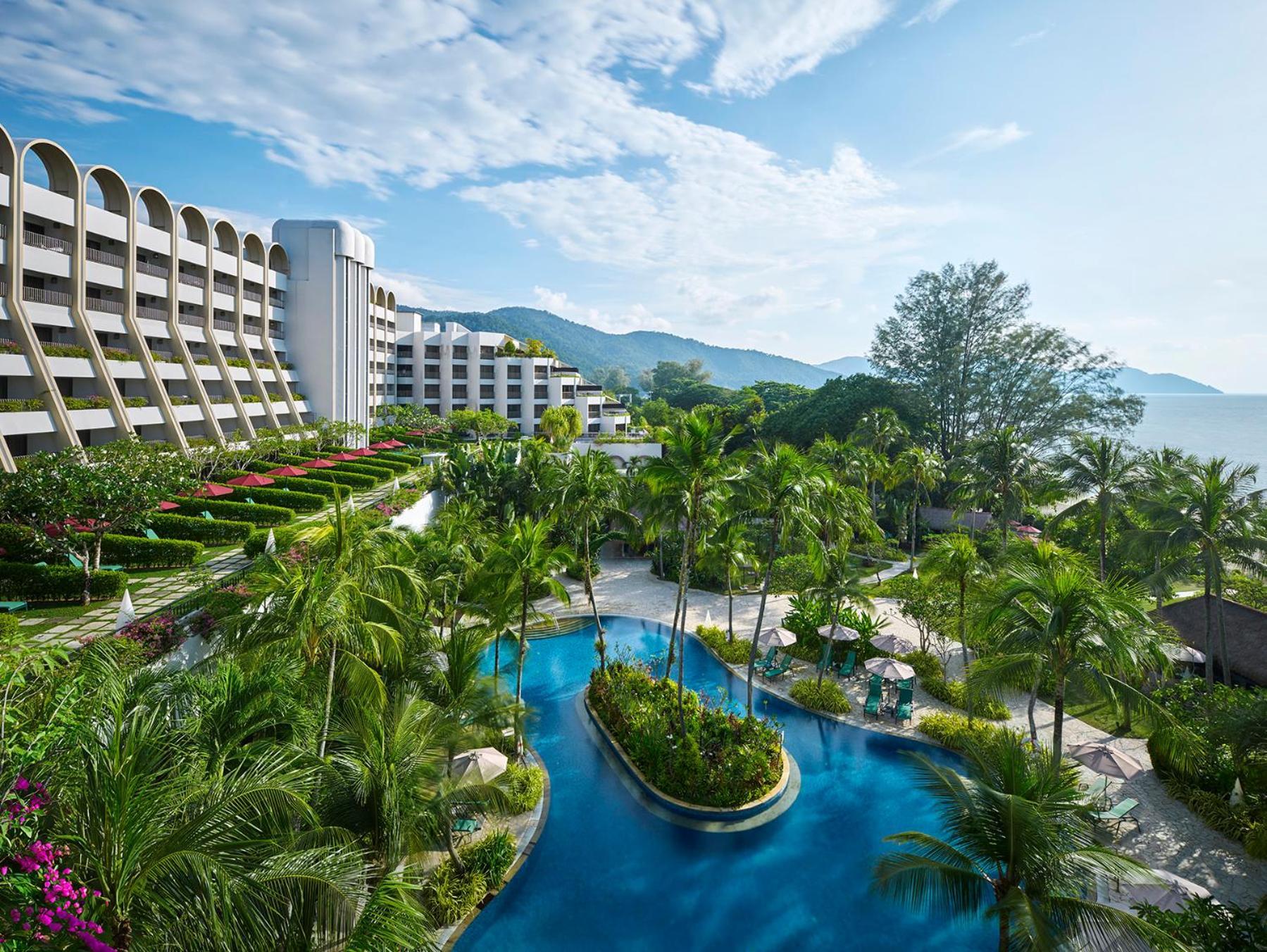 באטו פרינג'י Parkroyal Penang Resort מראה חיצוני תמונה The Berjaya Waterfront Hotel