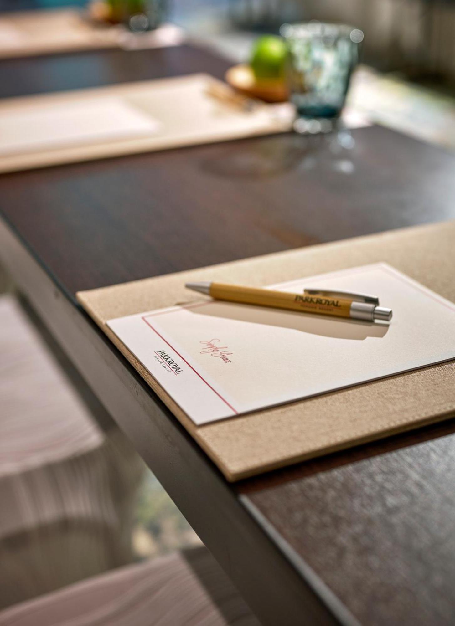 באטו פרינג'י Parkroyal Penang Resort מראה חיצוני תמונה A pen and notepad